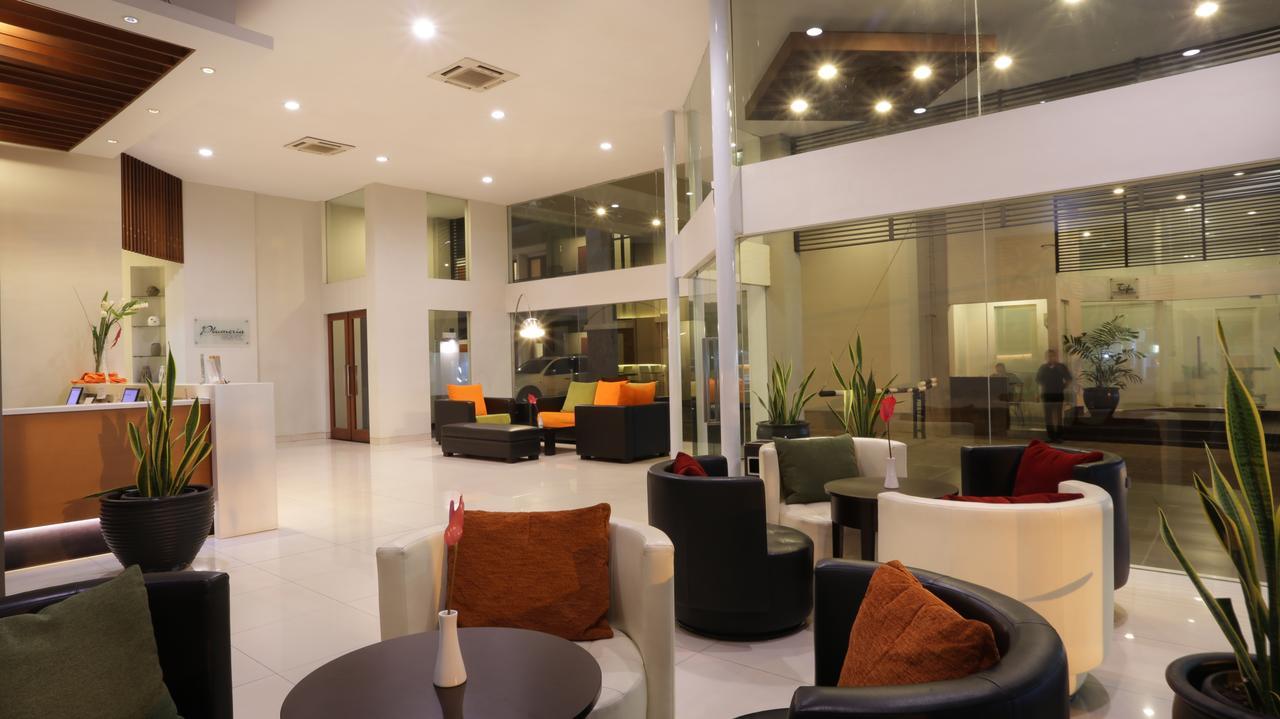 Hotel Quirin Semarang Exterior foto