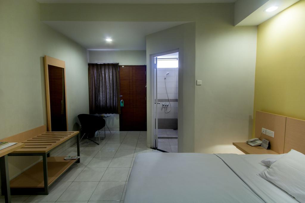 Hotel Quirin Semarang Zimmer foto