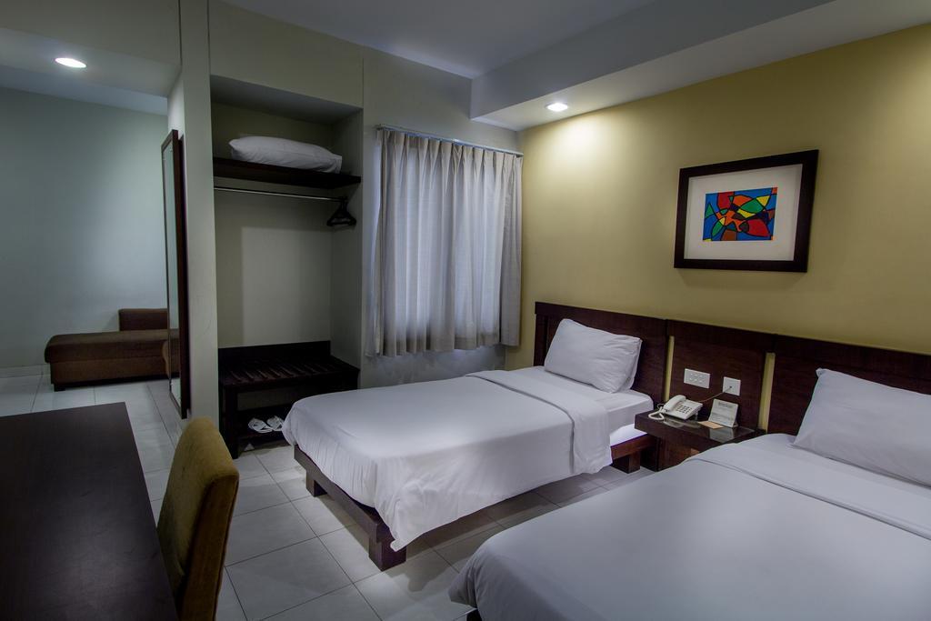 Hotel Quirin Semarang Zimmer foto